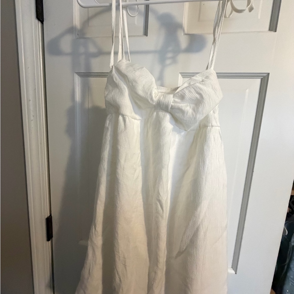 White Sleeveless Dress